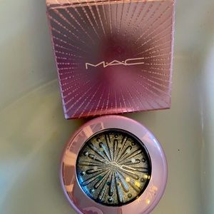 MAC Extra Dimensions Eyeshadow